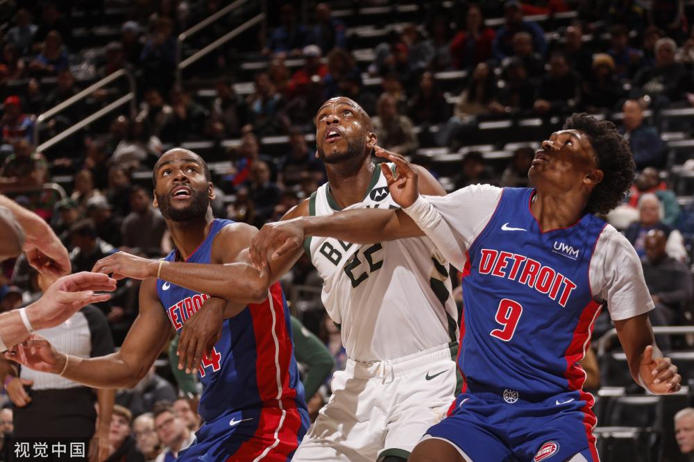 詹姆斯的三 詹姆斯的三